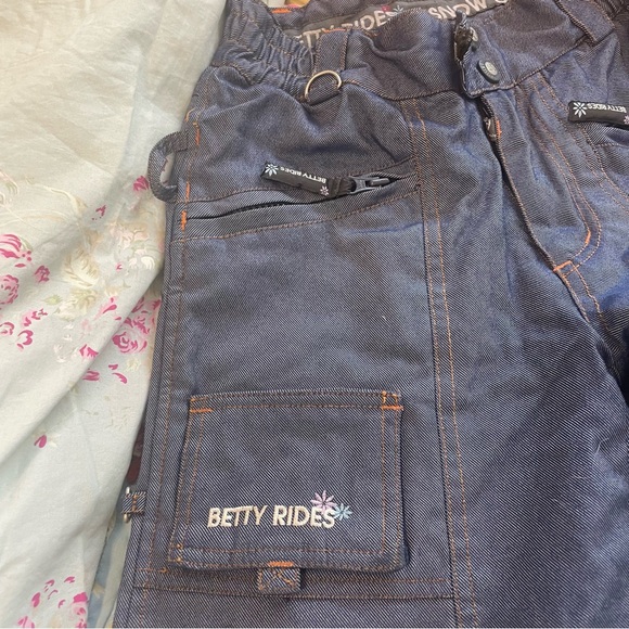 Betty Rides Snow Girl Snowboarding Denim Look Cargo Pants Elastic Waist Youth S - Picture 5 of 12